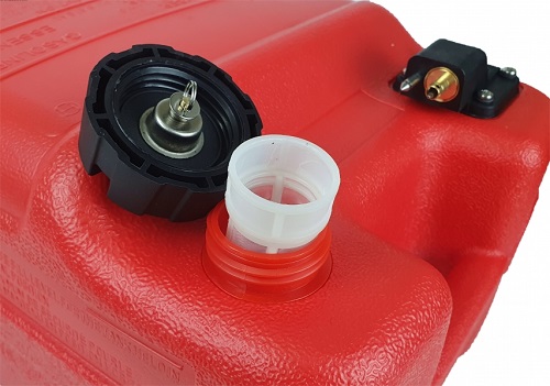 Bak toplivnyj 24l s konnetorami Yamaha i shlangom3