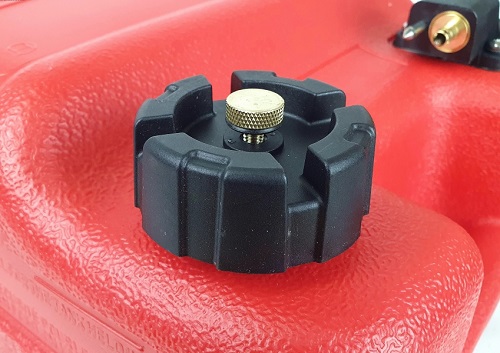 Bak toplivnyj 24l s konnetorami Yamaha i shlangom2