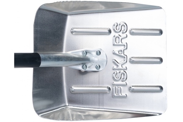 Lopata Fiskars avtomobil'naya oblegchennaya3