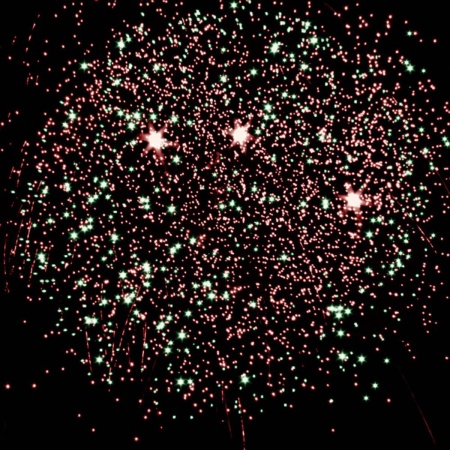 batareya-salyutov-novogodnij-pozitiv 2